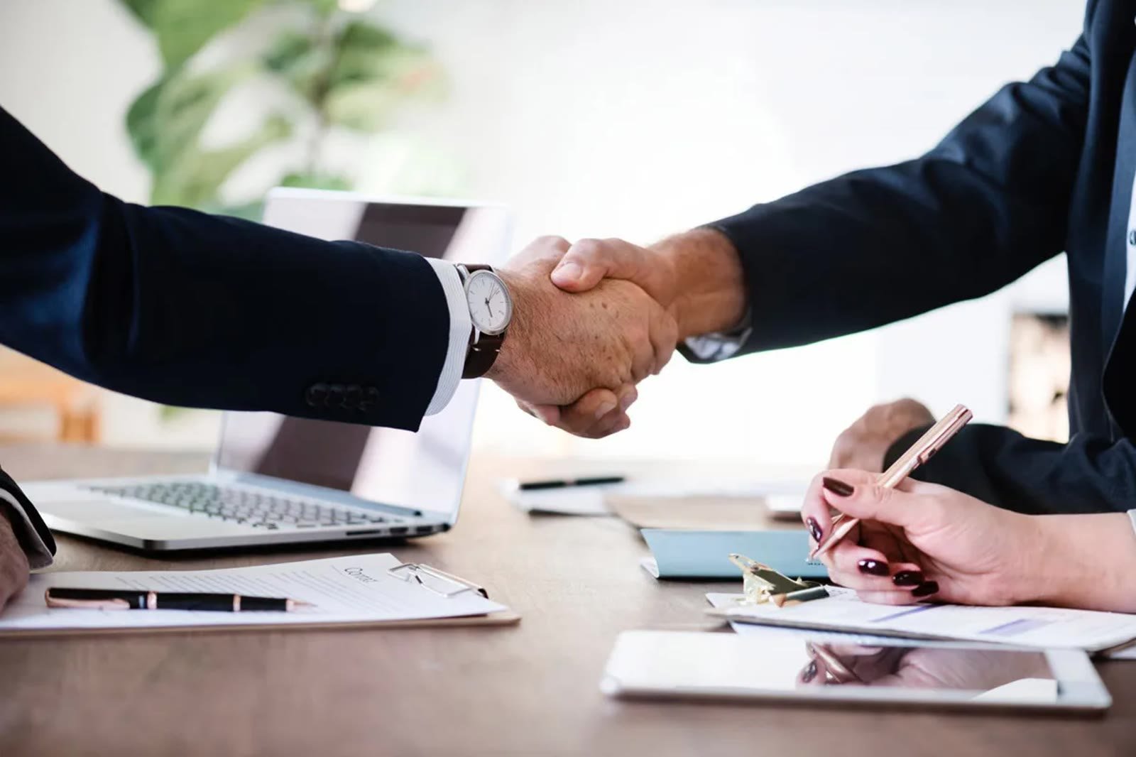 Agreeing terms with a client handshake
