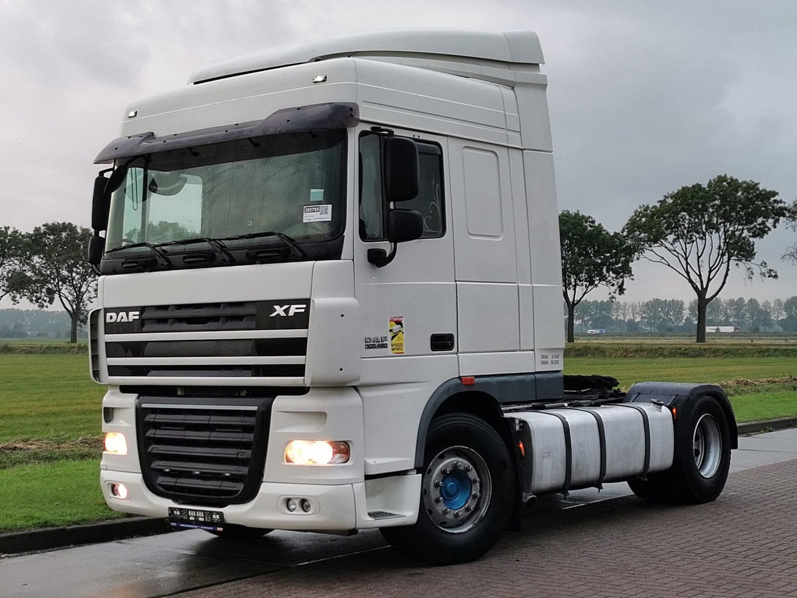 Tractor unit for long-haul freight coordination